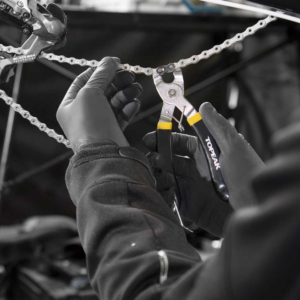 Alternative view of Topeak Powerlink Pliers